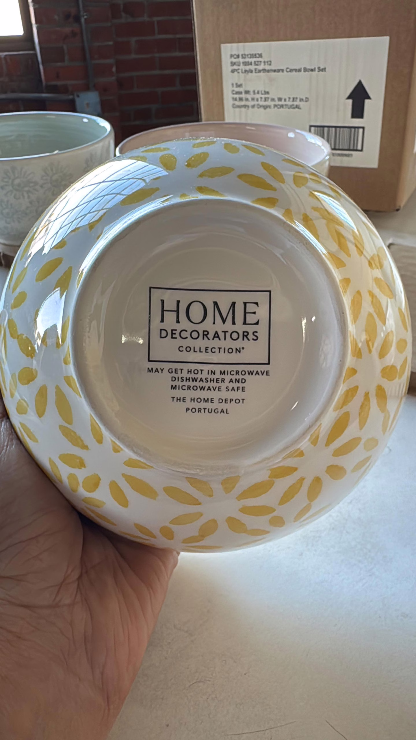 Wholesale Lot Of 572 Home Decorators Collection Sets - 4 Bowls In A Set - Made in Portugal - Sets Are Sold By Home Depot For $49.99 Each - Your Price Is Only $7 For Each Set