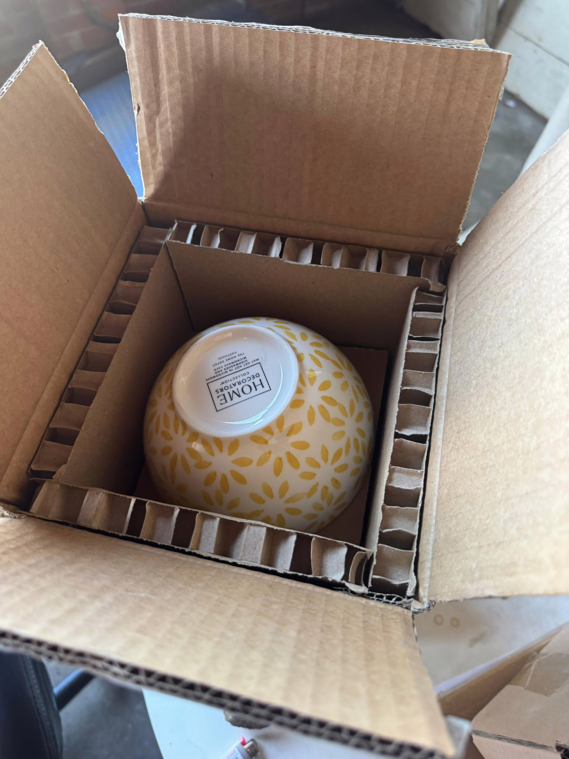Wholesale Lot Of 572 Home Decorators Collection Sets - 4 Bowls In A Set - Made in Portugal - Sets Are Sold By Home Depot For $49.99 Each - Your Price Is Only $7 For Each Set - Image 3