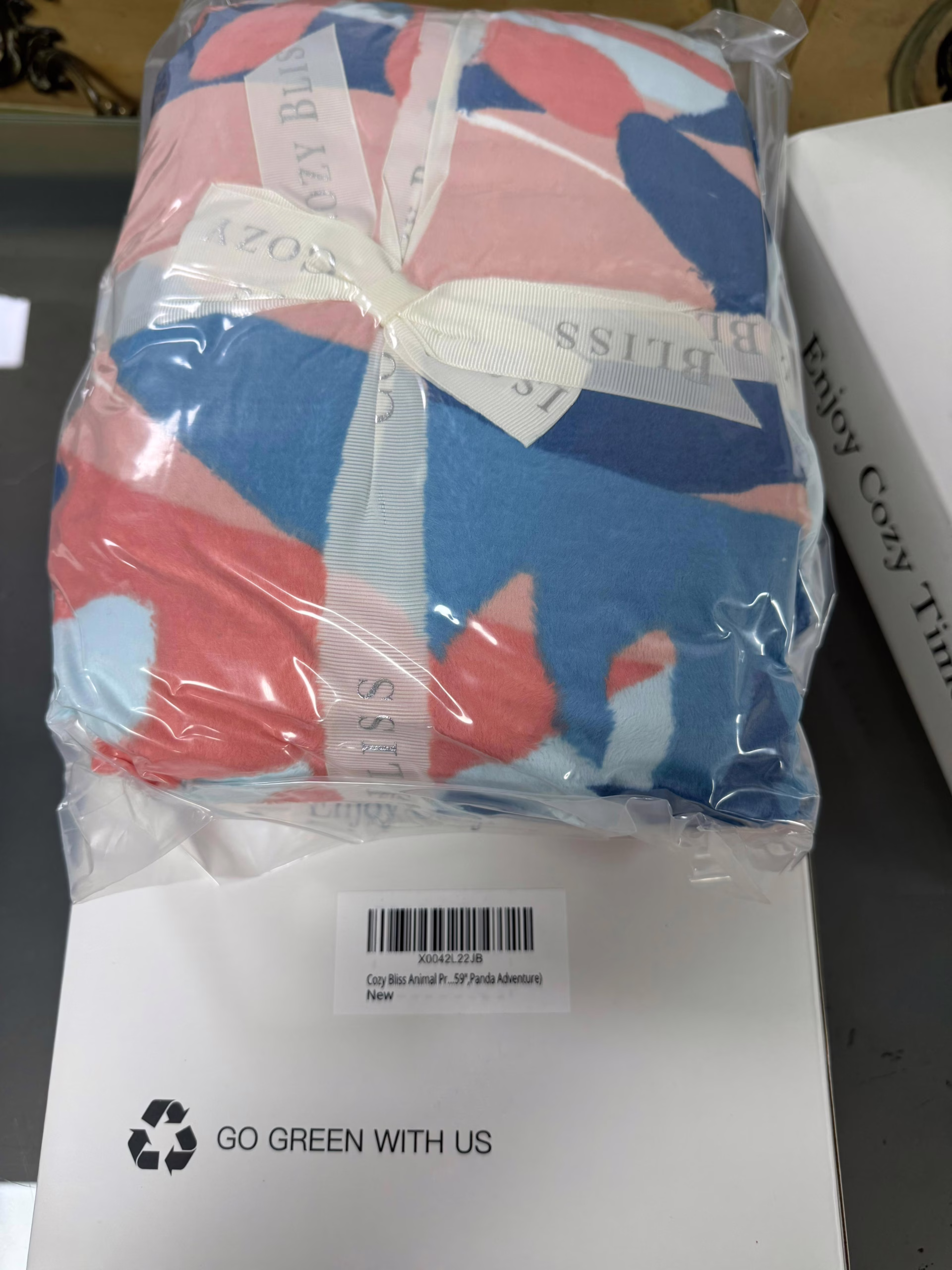 Wholesale Lot Of 35,000 Cozy Bliss Premium Kids Blankets - MSRP $36.00 Each - Your Price Is Only $2.50 Each