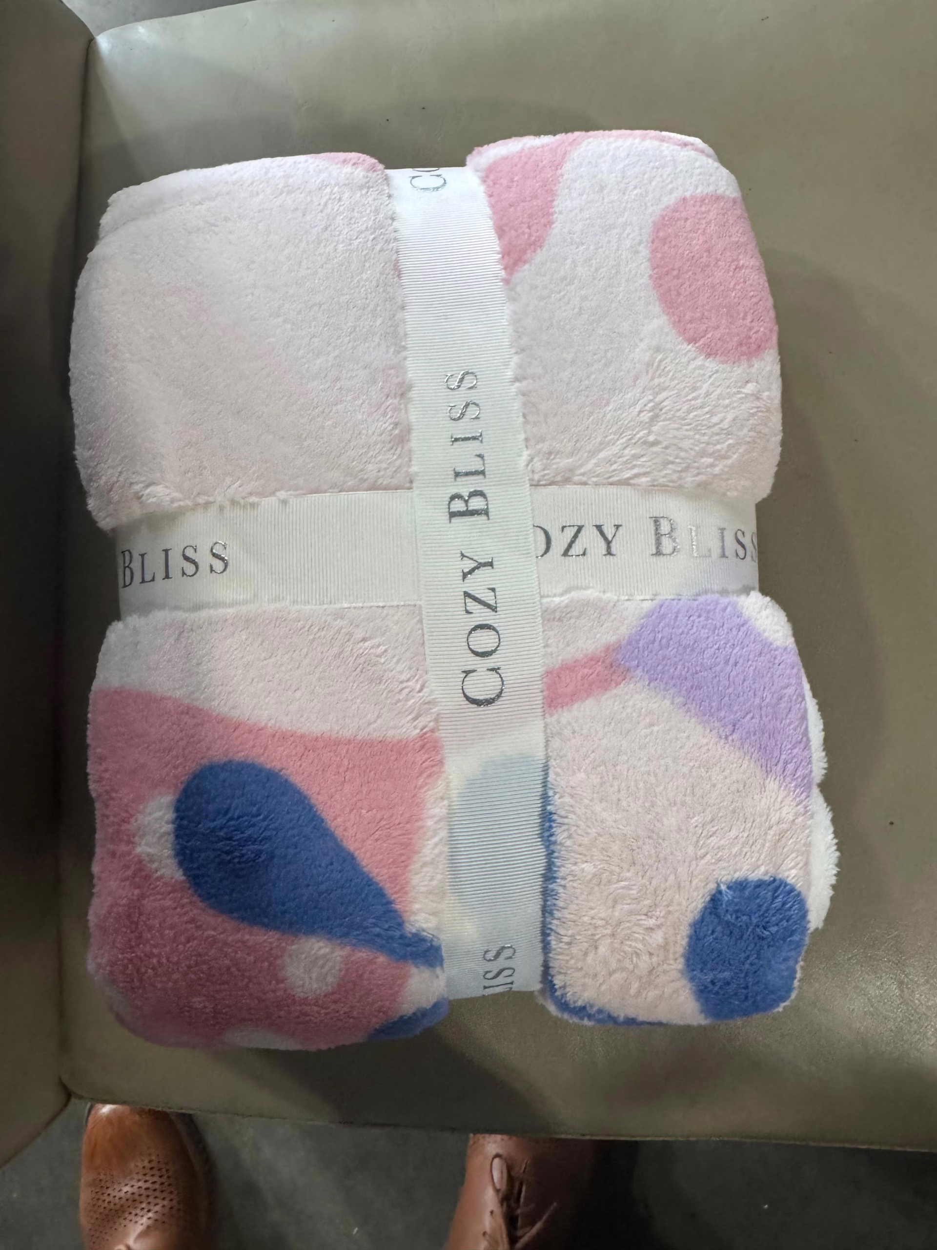 Wholesale Lot Of 35,000 Cozy Bliss Premium Kids Blankets - MSRP $36.00 Each - Your Price Is Only $2.50 Each - Image 3