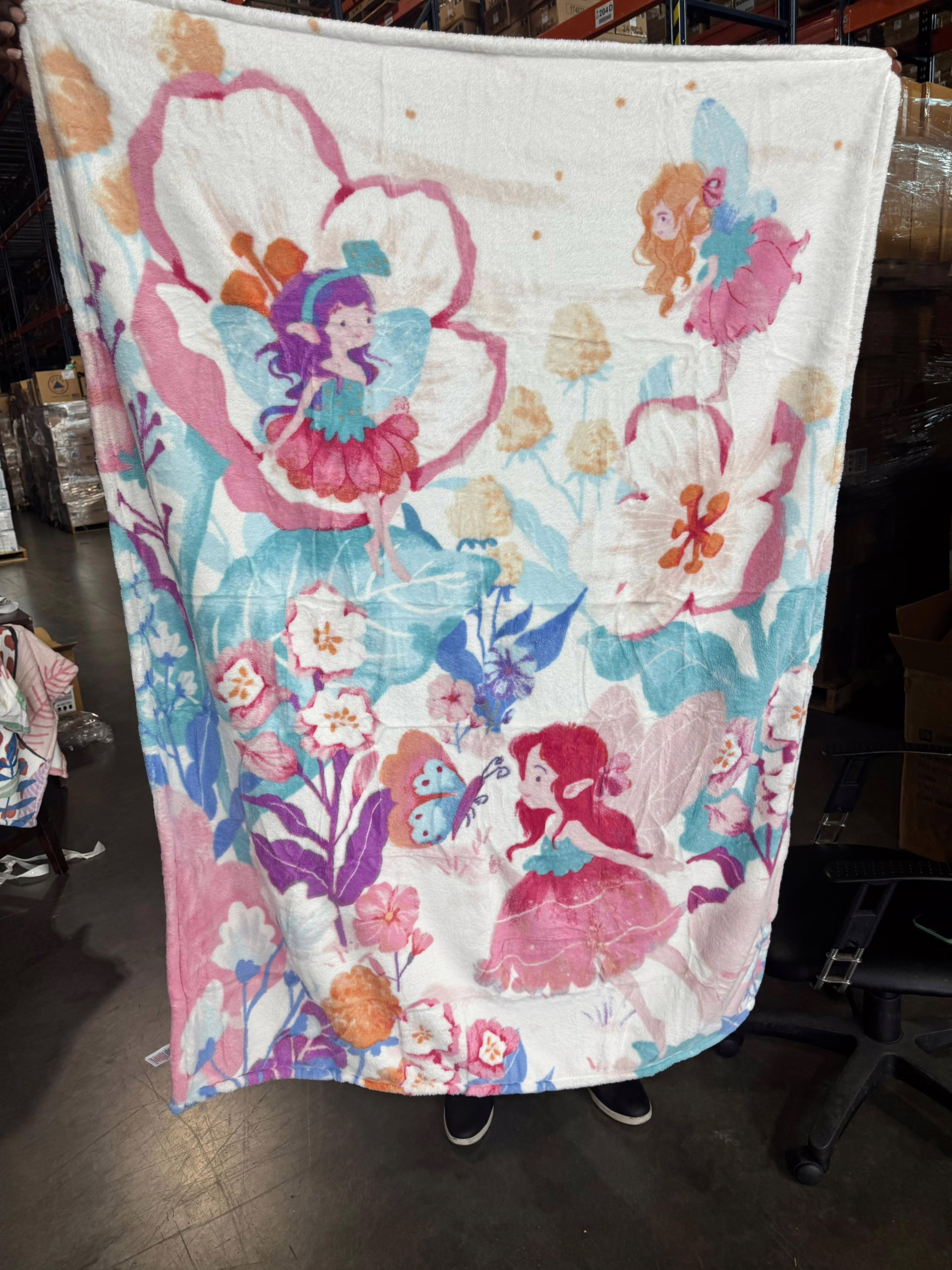 Wholesale Lot Of 35,000 Cozy Bliss Premium Kids Blankets - MSRP $36.00 Each - Your Price Is Only $2.50 Each - Image 2