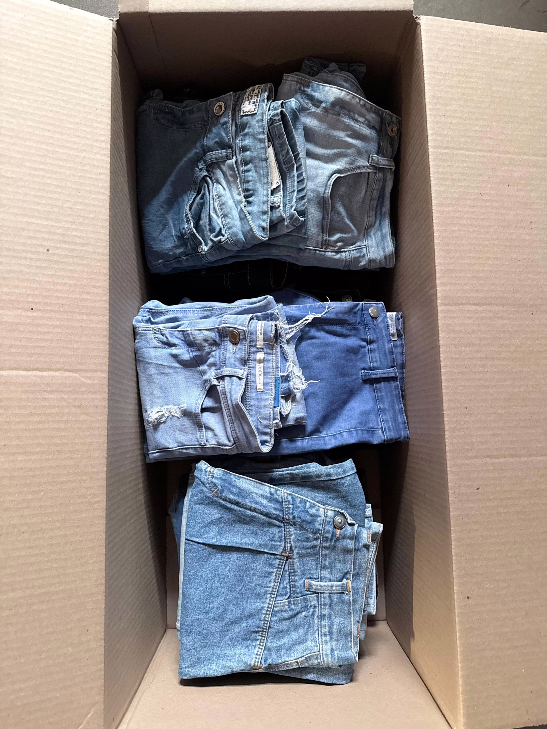 Wholesale Lot Of 6,500 Pieces Of Premium Vintage Women’s Clothing - Many Great Labels - Your Price Is Only $3.00 Each - Image 13