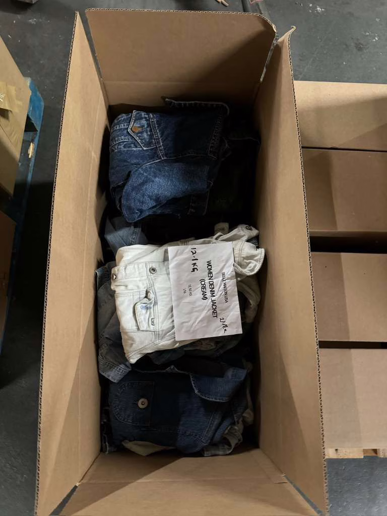 Wholesale Lot Of 6,500 Pieces Of Premium Vintage Women’s Clothing - Many Great Labels - Your Price Is Only $3.00 Each - Image 9
