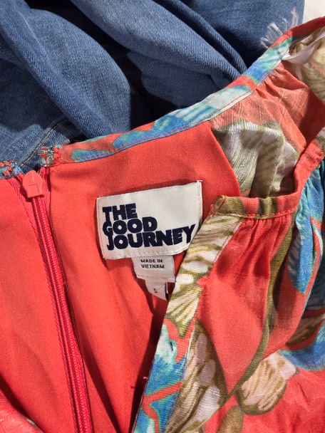 Wholesale Lot Of 705 Pieces Of Overstock And Store Returns Clothing From Nordstrom - Brands Such As Eton, AG, Beach Riot, Adrianna Papell, Paige, Veronica Beard, Barefoot Dreams, And More - Your Price Is Only $6.30 Each - Image 6