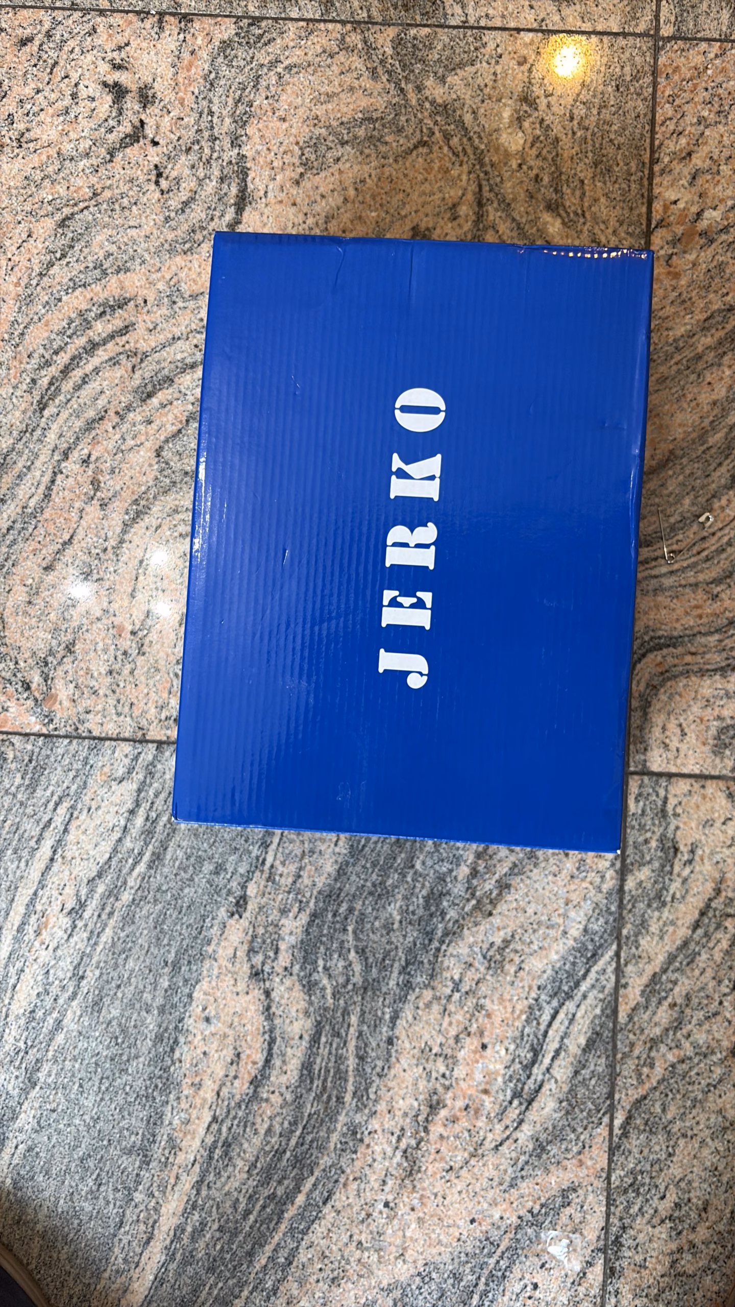 Wholesale Lot Of 10,000 Pairs Of Brand New Athletic Sneakers By JERKO - Sizes 5-13 - Packed In Master Cases - Your Price Is Only $4.00 For Each Pair - Image 4