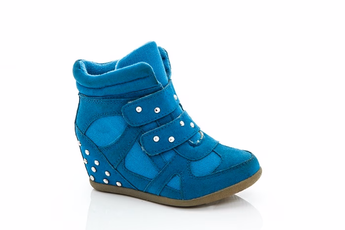 Wholesale Lot Of 1,200 Children's Shoes For Boys And Girls - Full Run Of Kids Sizes - Suggested Retail Values To $60.00 A Pair - Your Price Is Only $3.50 For Each Pair - Image 2